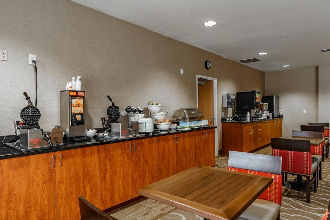 Cobblestone Suites - Ripon Экстерьер фото